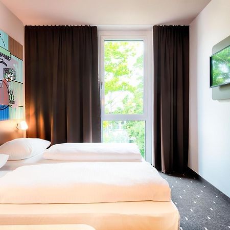 B&B Hotel Stuttgart-Neckarhafen Eksteriør billede