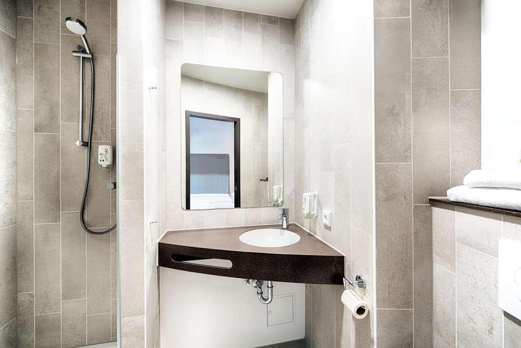 B&B Hotel Stuttgart-Neckarhafen Værelse billede